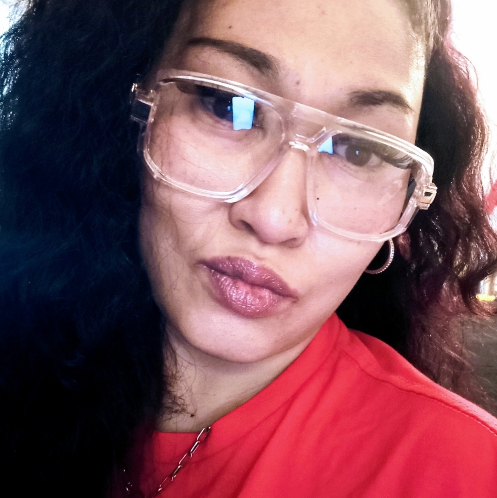 Meet your Posher, Aja